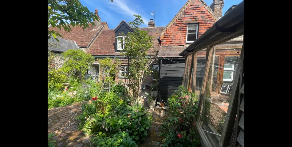 10 High Street, Flamstead, St Albans, Hertfordshire AL3 8BS