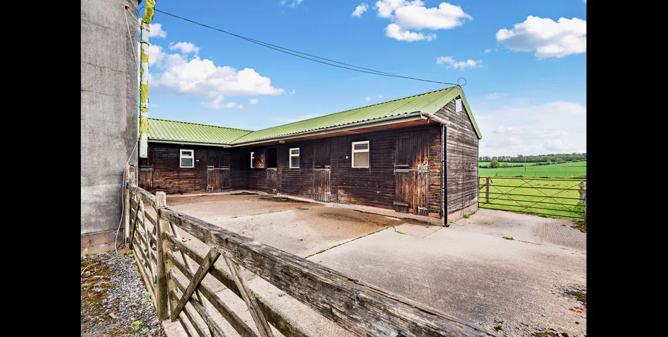 Lot 2 of 2 – Barn, stables, and 3.5 acres in Ombersley, with Class Q consent to convert into a four bedroom home.