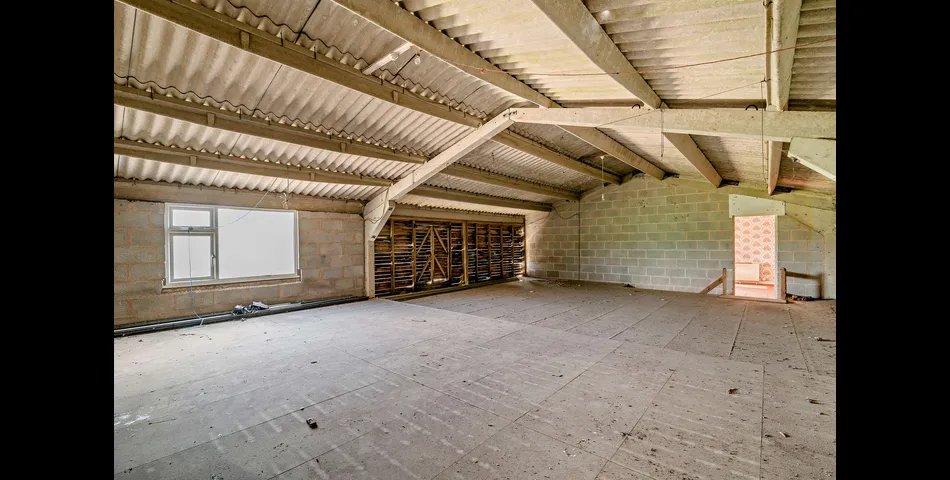 Lot 2 of 2 – Barn, stables, and 3.5 acres in Ombersley, with Class Q consent to convert into a four bedroom home.