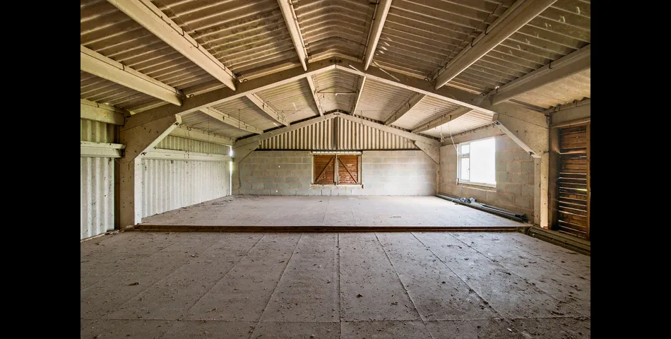 Lot 2 of 2 – Barn, stables, and 3.5 acres in Ombersley, with Class Q consent to convert into a four bedroom home.