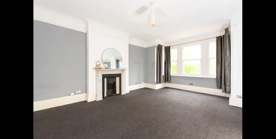 A Victorian bay fronted eight bedroom semi detached property with panoramic views of Bedford’s riverside Embankment. 