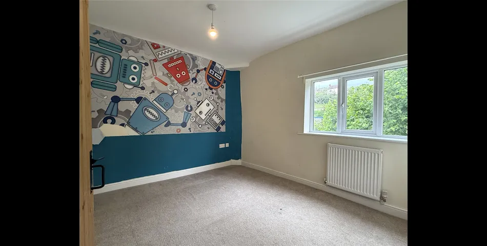FOR SALE BY AUCTION - 4 BEDROOM COTTAGE WITH PARKING AND WITHIN WALKING DISTANCE OF BEWDLEY TOWN CENTRE