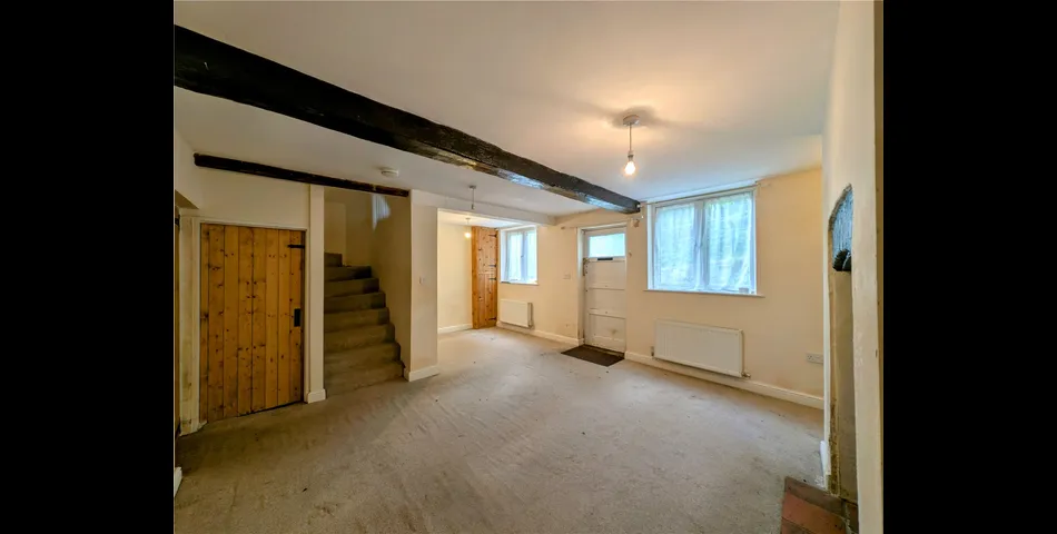 FOR SALE BY AUCTION - 4 BEDROOM COTTAGE WITH PARKING AND WITHIN WALKING DISTANCE OF BEWDLEY TOWN CENTRE
