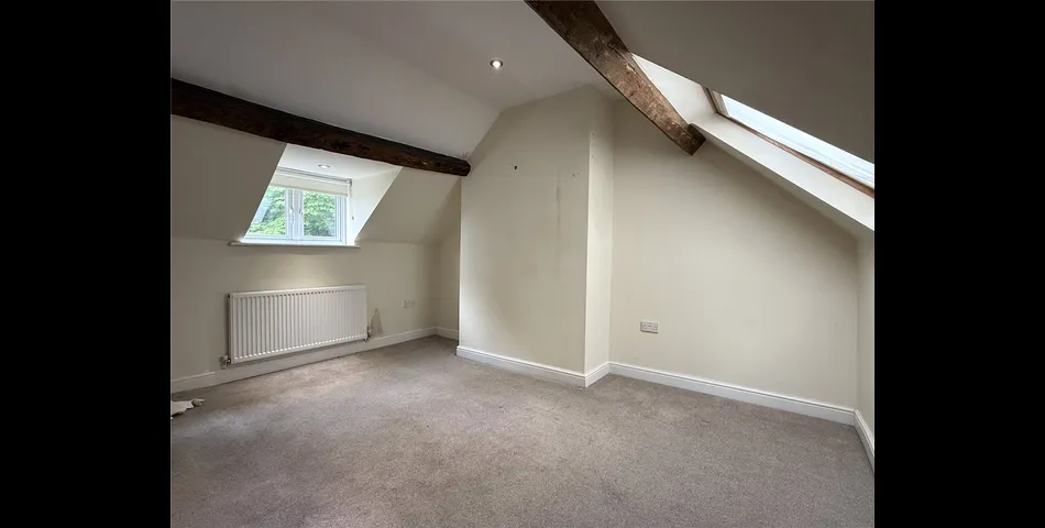 FOR SALE BY AUCTION - 4 BEDROOM COTTAGE WITH PARKING AND WITHIN WALKING DISTANCE OF BEWDLEY TOWN CENTRE