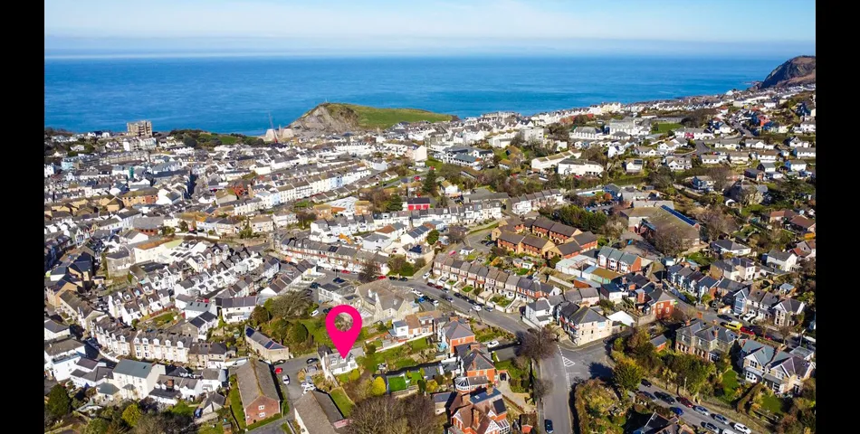 A spacious Coastal home with HUGE POTENTIAL! 