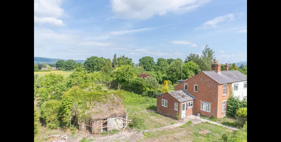 Club Cottage, School Lane, Brimfield, Nr Ludlow, Shropshire, SY8 4NZ