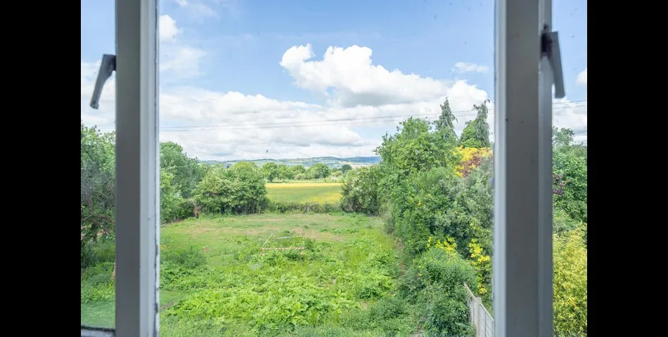 Club Cottage, School Lane, Brimfield, Nr Ludlow, Shropshire, SY8 4NZ