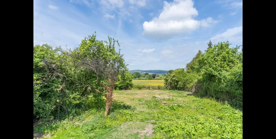 Club Cottage, School Lane, Brimfield, Nr Ludlow, Shropshire, SY8 4NZ