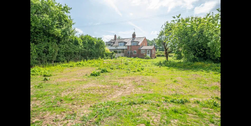 Club Cottage, School Lane, Brimfield, Nr Ludlow, Shropshire, SY8 4NZ