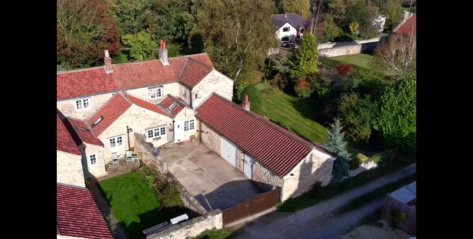 1 Hall Cottages, Pinfold Lane, Kirk Smeaton, WF8 3JT