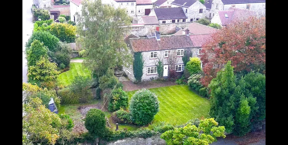 1 Hall Cottages, Pinfold Lane, Kirk Smeaton, WF8 3JT