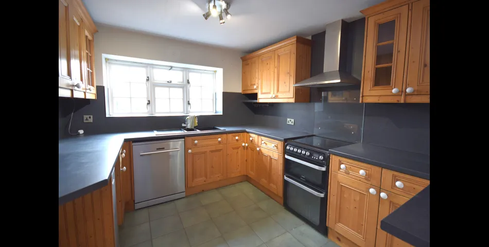 1 Hall Cottages, Pinfold Lane, Kirk Smeaton, WF8 3JT