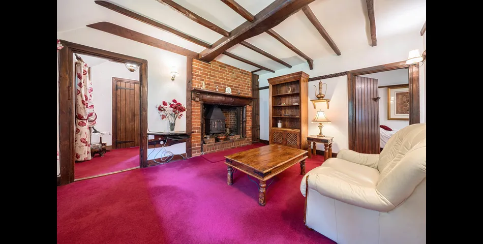Character newly thatched 2/3 bed Cottage, Shootash, Romsey 