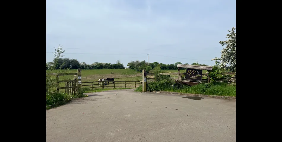 Equestrian Property off Oldbury Road, Hartshill, Nuneaton, CV10 0TJ