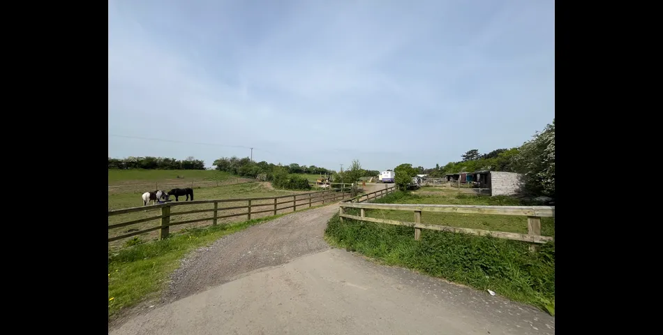 Equestrian Property off Oldbury Road, Hartshill, Nuneaton, CV10 0TJ