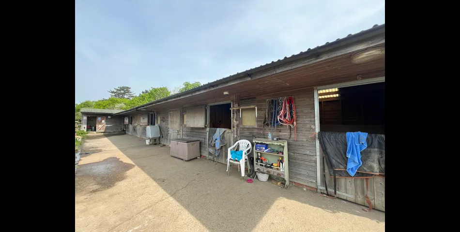 Equestrian Property off Oldbury Road, Hartshill, Nuneaton, CV10 0TJ