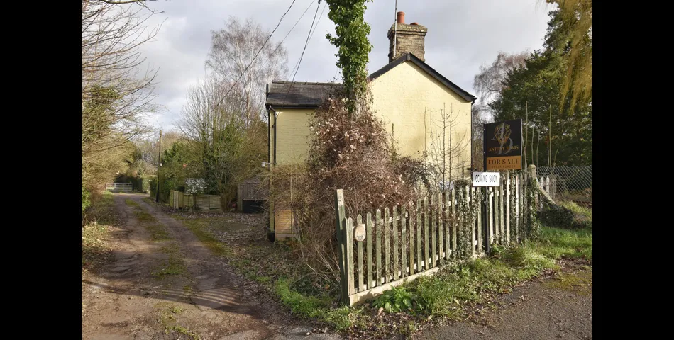 3 Bedroom Cottage with Large Plot