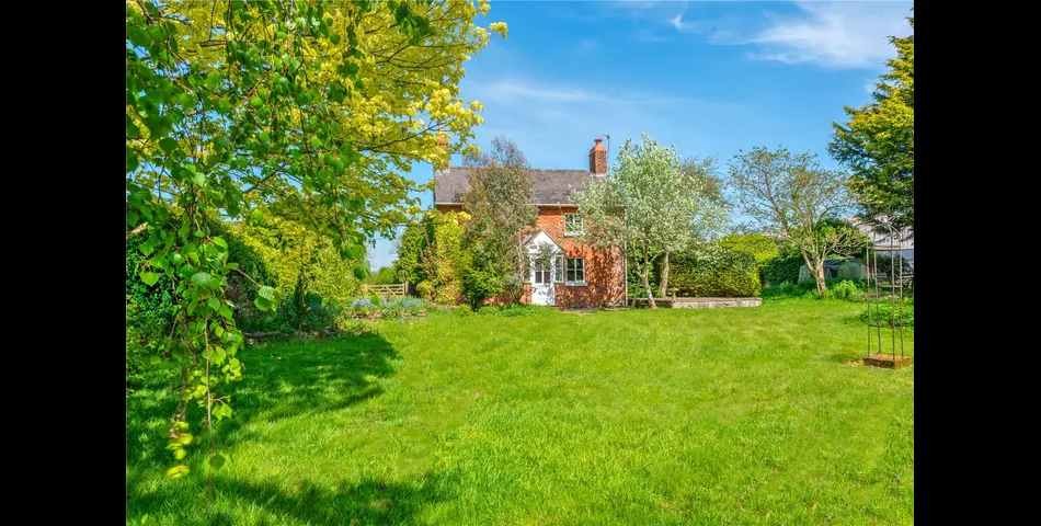 Four bedroom farmhouse in need of modernisation
