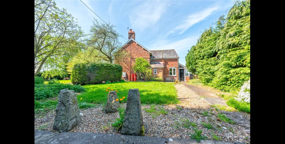 Four bedroom farmhouse in need of modernisation