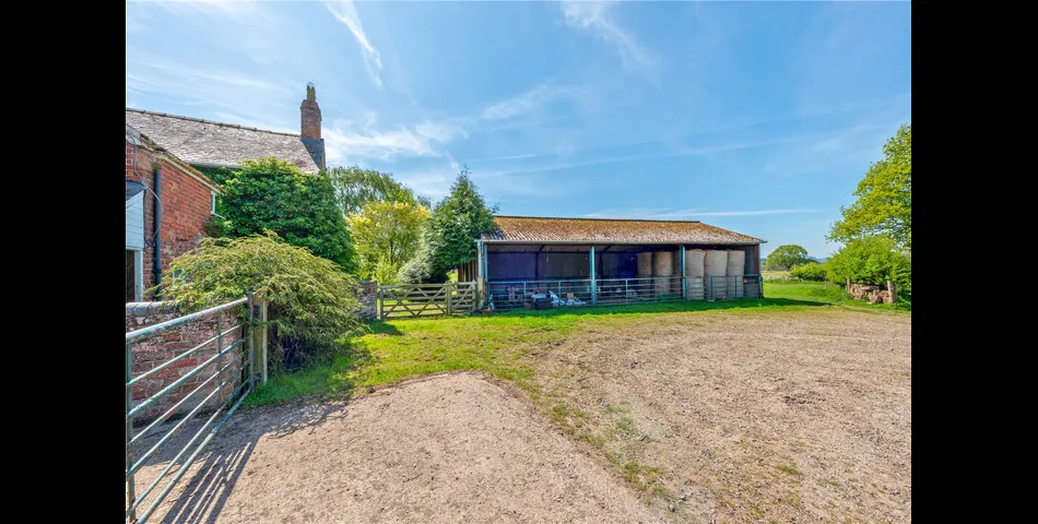 Four bedroom farmhouse in need of modernisation