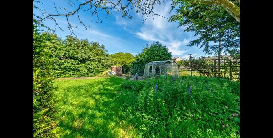 Four bedroom farmhouse in need of modernisation