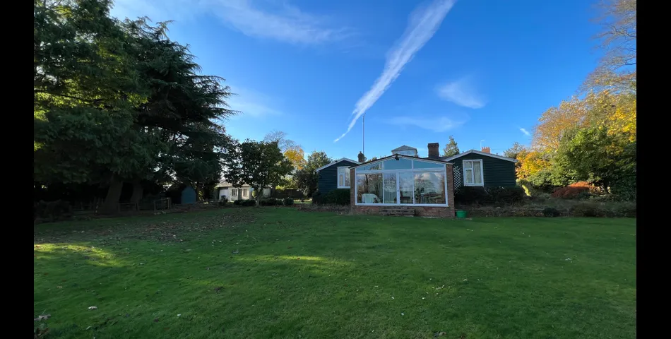 Benbow Farm, Brington Road, Long Buckby, Northamptonshire, NN6 7RW