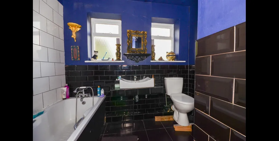 Large Maisonette - Walking Distance to Station