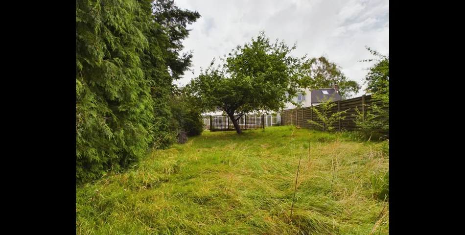 Three-Bedroom Semi Potential Building Plot In Need Of Refurbishment