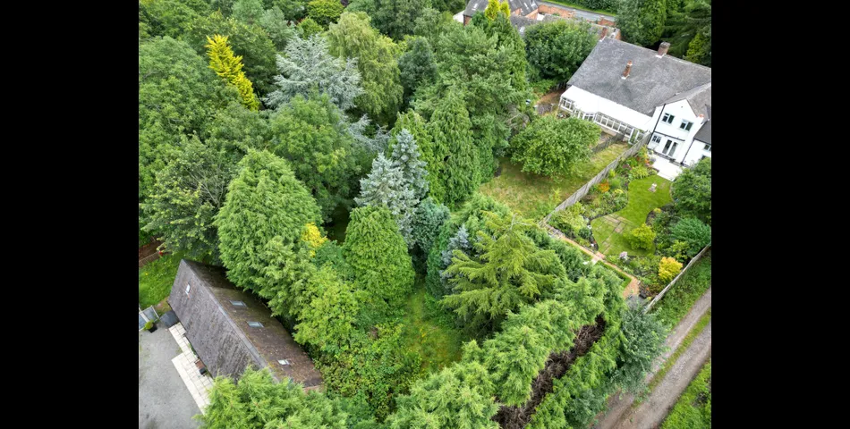 Three-Bedroom Semi Potential Building Plot In Need Of Refurbishment