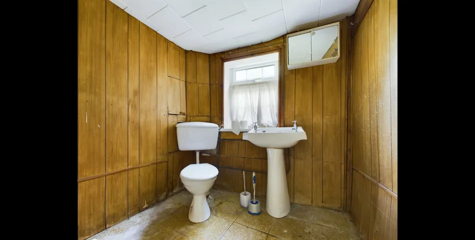 Three-Bedroom Semi Potential Building Plot In Need Of Refurbishment