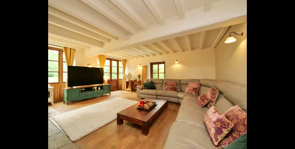 Primrose Barn, Littleton