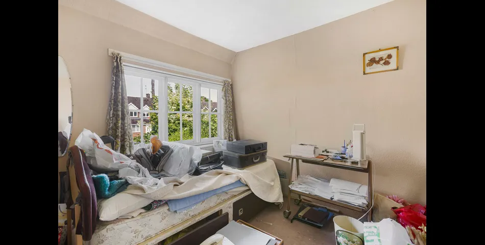 Pebworth Cottage, charming semi-detached home with abundant potential for expansion (subject to planning permission).