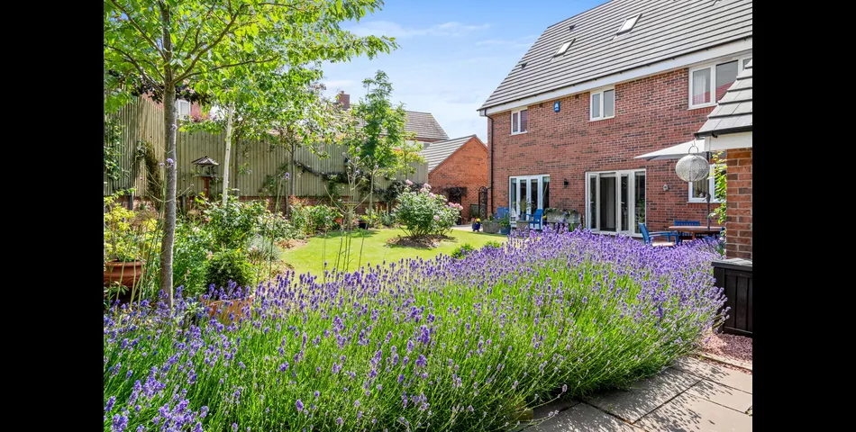 3 Blackberry Lane, Stratford-Upon-Avon, CV37 7ED