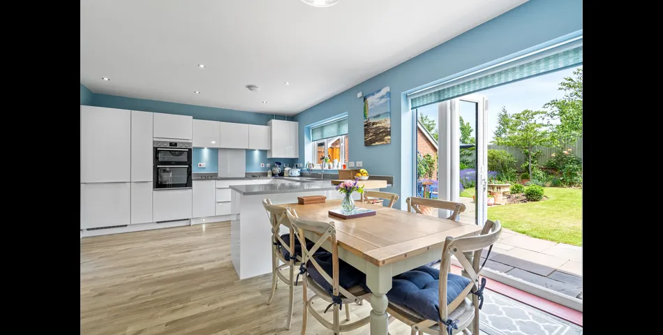3 Blackberry Lane, Stratford-Upon-Avon, CV37 7ED
