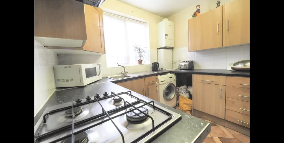 CHARMING 2 BEDROOM APARTMENT AVAILABLE IN LONDON