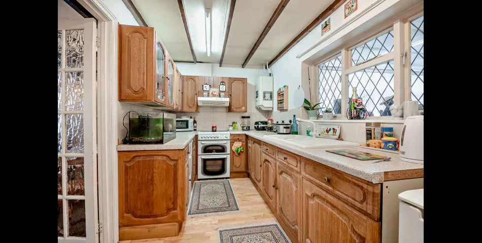 Roxlea, High Street, Clearwell, GL16 8JS