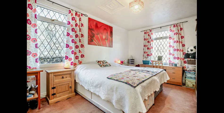 Roxlea, High Street, Clearwell, GL16 8JS