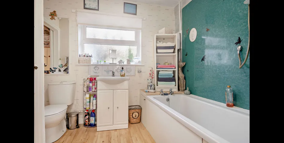 Roxlea, High Street, Clearwell, GL16 8JS