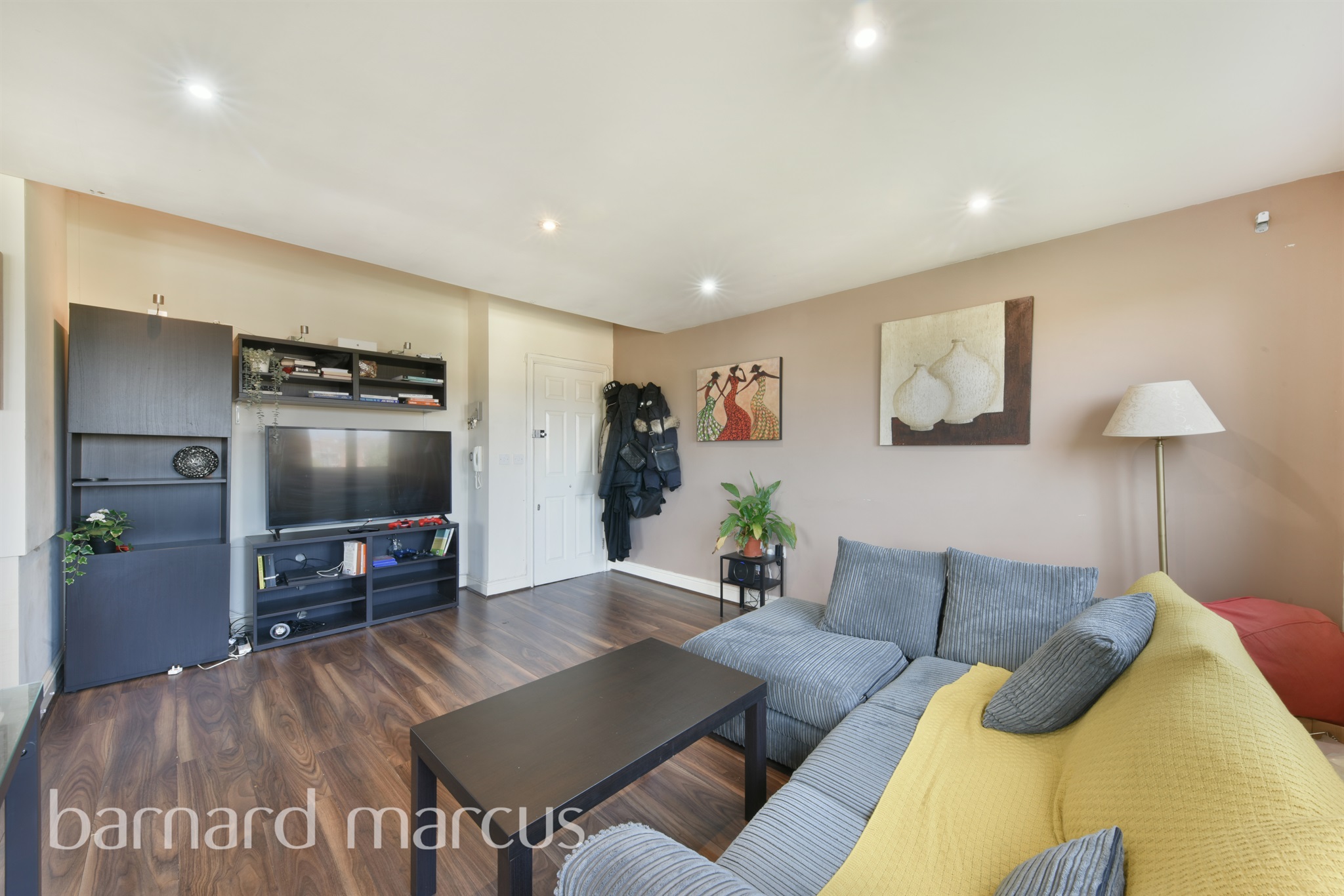 3 bed Ground Flat