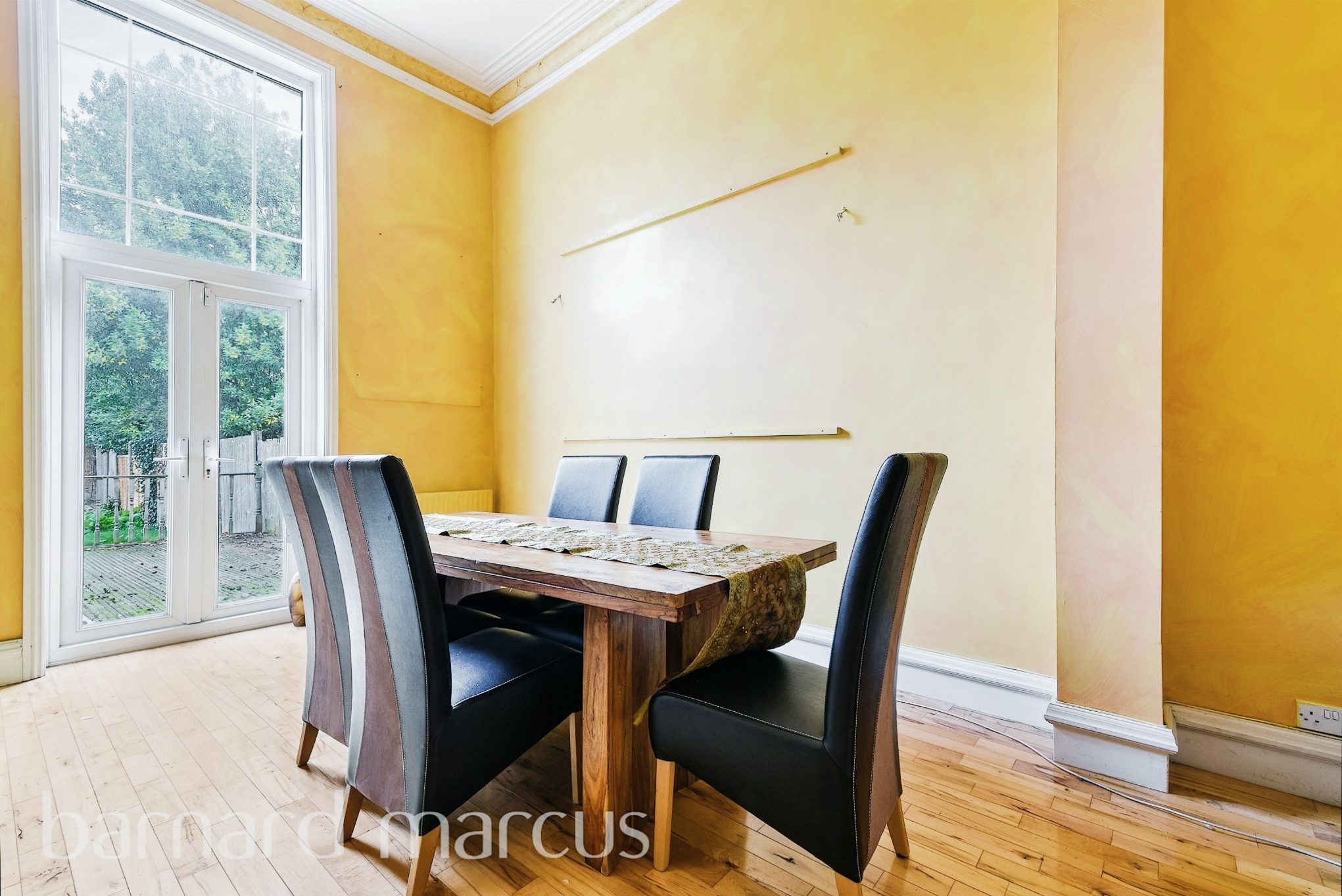 5 bed Semi-Detached