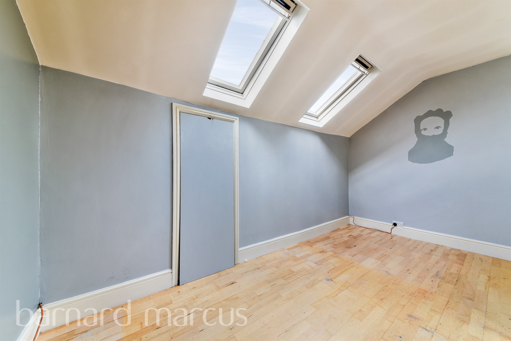 5 bed Semi-Detached