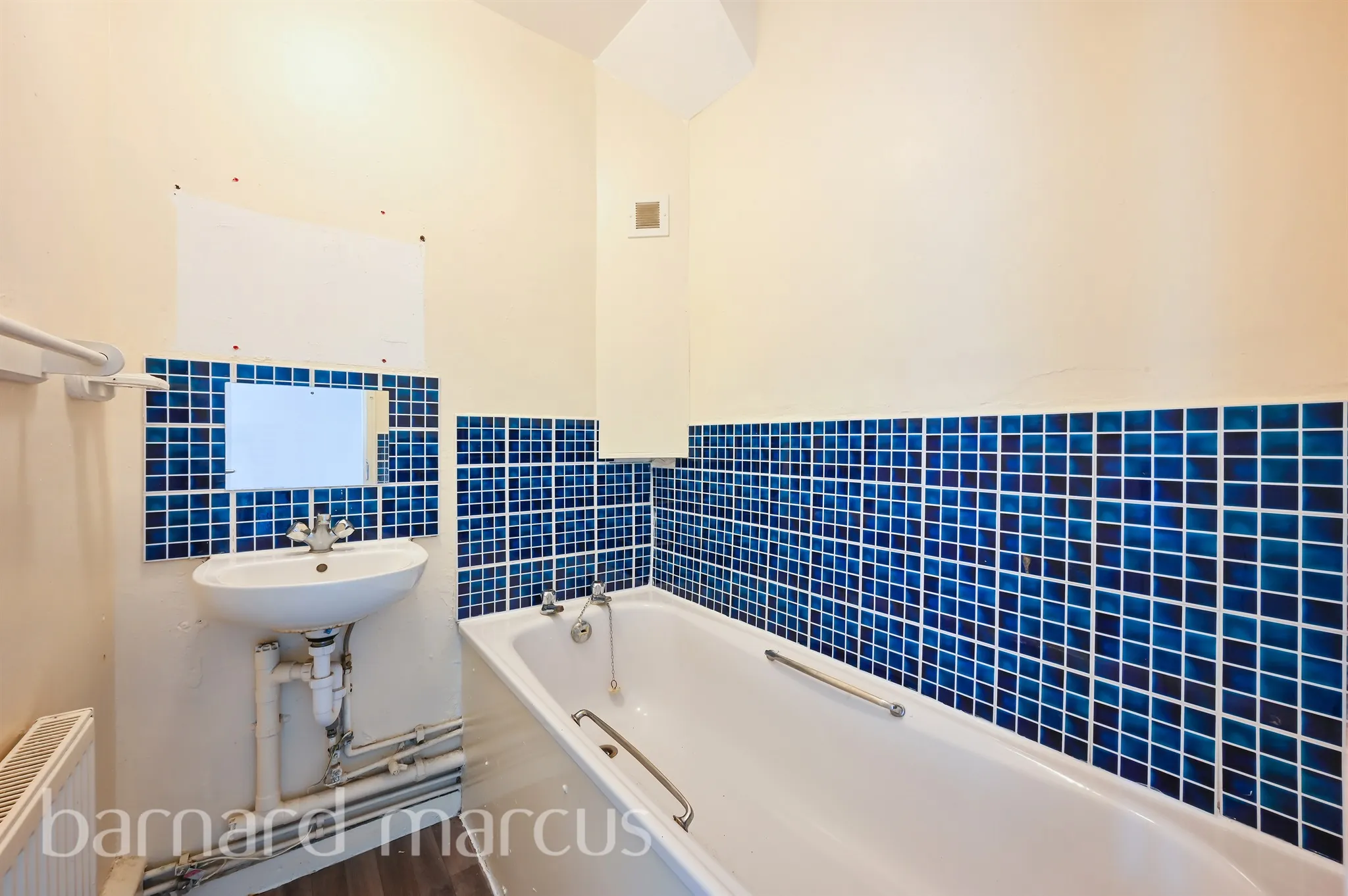 2 bed Maisonette