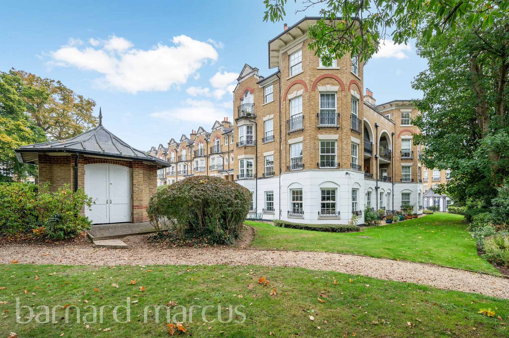 3 bed Apartment
