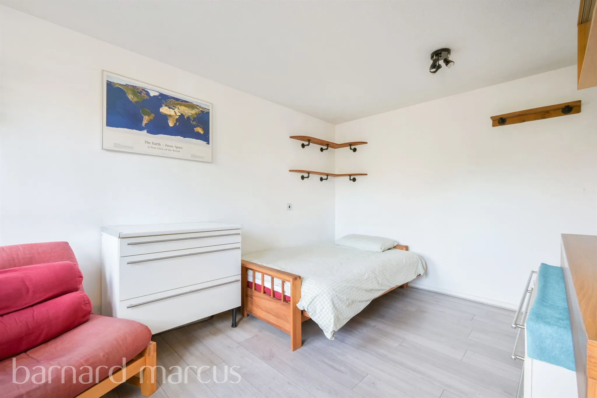 1 bed Ground Flat