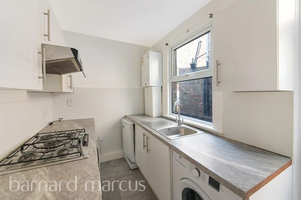 2 bed Ground Flat