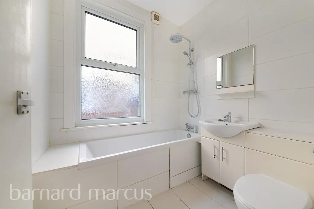 2 bed Ground Flat