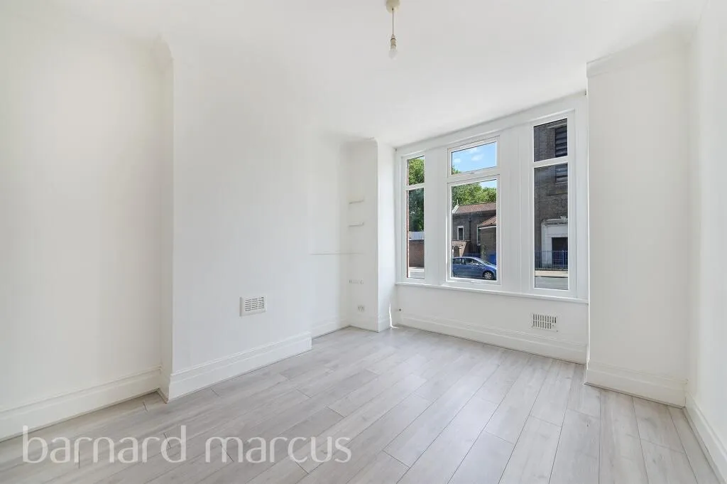 2 bed Ground Flat