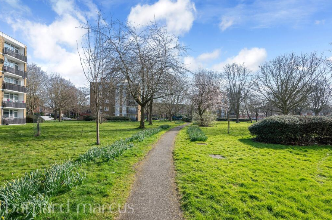 1 bed Ground Flat