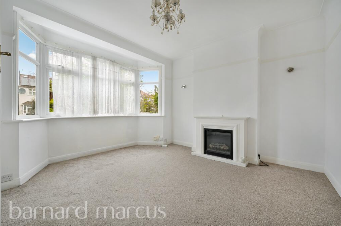 3 bed End of Terrace