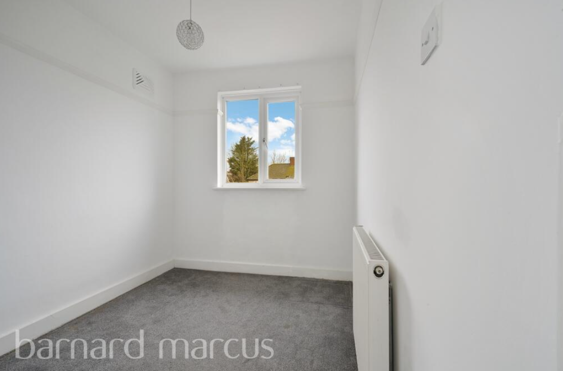 3 bed End of Terrace